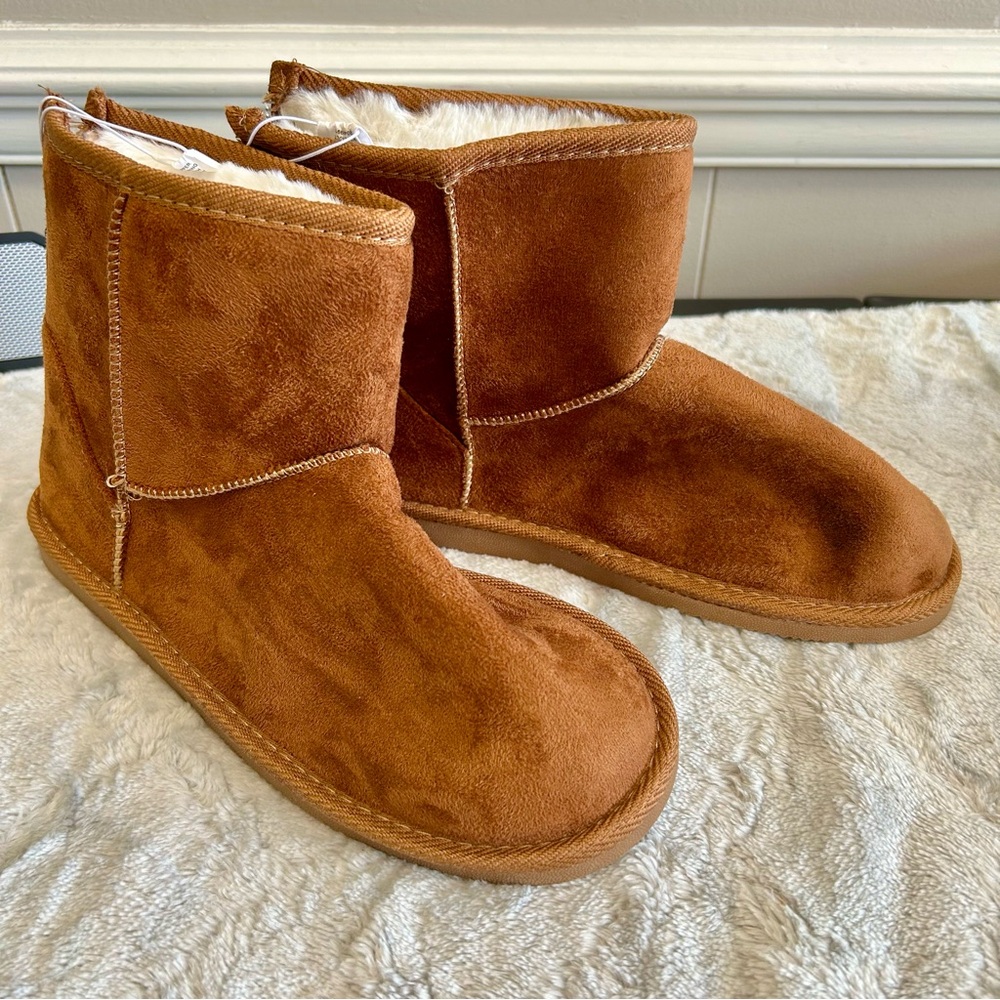 U.S. Sports Sz 7 Faux Suede Faux Fur Lined Brown Booties NWOT